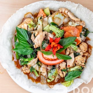 72. Drunken Noodles Lunch - O